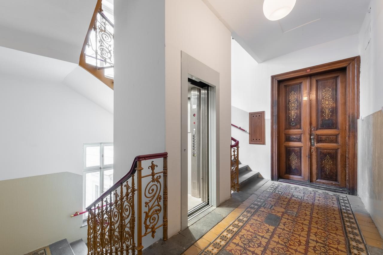 Tesnov Residence Grande Apartments Prága Kültér fotó