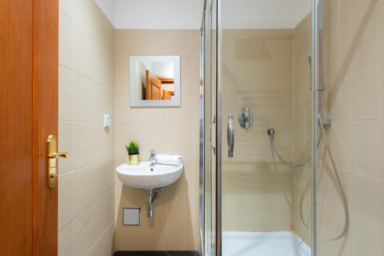 Tesnov Residence Grande Apartments Prága Kültér fotó